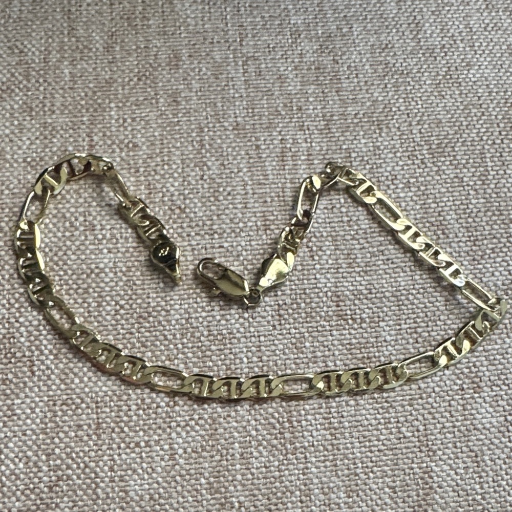 Elegant Gold Figaro Women's Anklet - Classic Chain‎